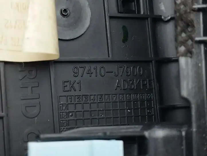 Kia Ceed (2018 - 2021) 84830J7900 Центральный воздушный дефлектор — фото 15