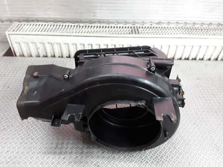 MF1163004784 Land Rover Discovery Salono oro mazgo plastikinis korpusas