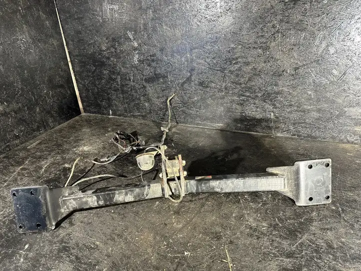 Audi Q7 (2005 - 2009)  E11004960 Аксессуары для крепления фаркопа – Дополнительные крепления фаркопа