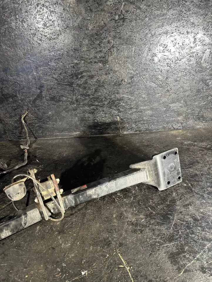 Audi Q7 (2005 - 2009)  E11004960 Аксессуары для крепления фаркопа – Дополнительные крепления фаркопа