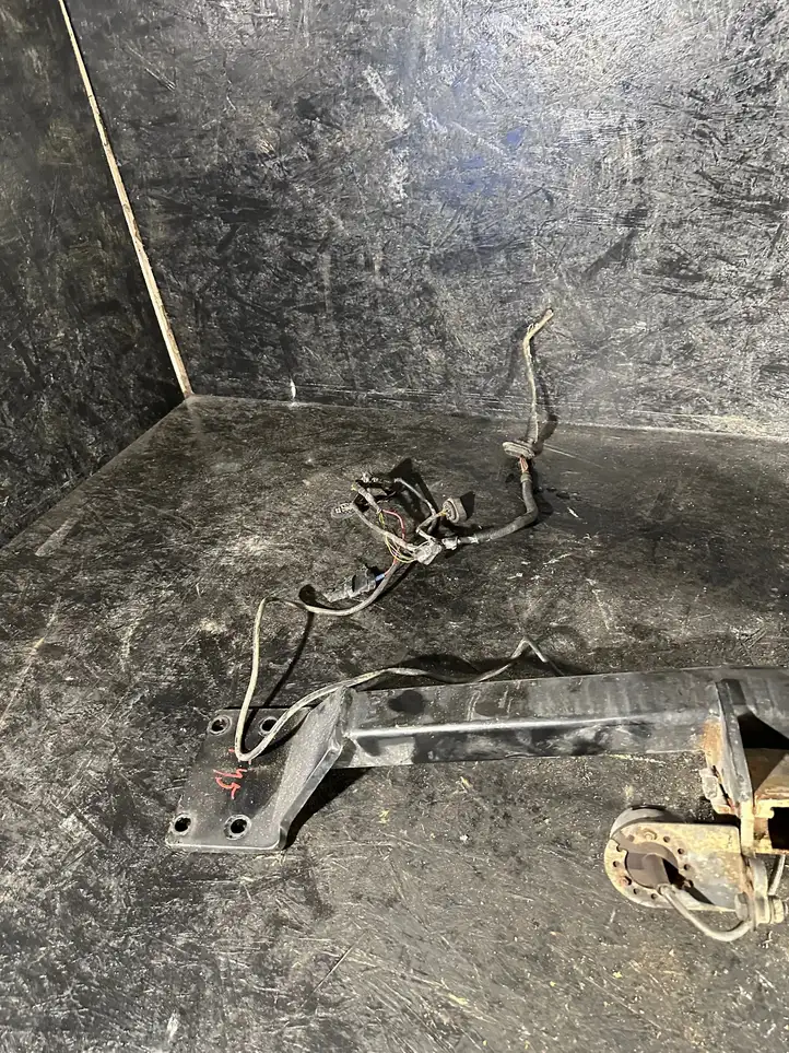 Audi Q7 (2005 - 2009)  E11004960 Аксессуары для крепления фаркопа – Дополнительные крепления фаркопа