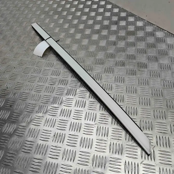 BMW 5 G30 G31 (2016 - )  7443695 Отделка стоек лобового стекла