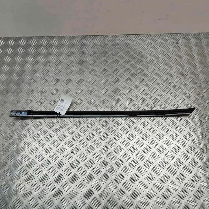 BMW 5 G30 G31 (2016 - )  7443695 Отделка стоек лобового стекла