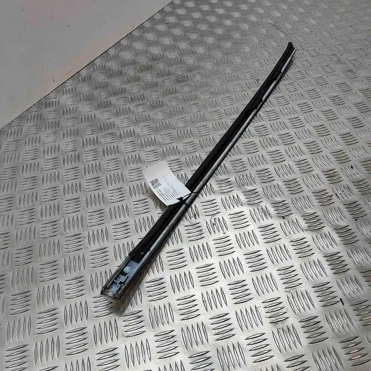 BMW 5 G30 G31 (2016 - )  7443695 Отделка стоек лобового стекла