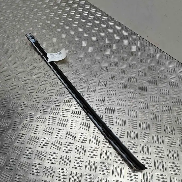 BMW 5 G30 G31 (2016 - )  7443695 Отделка стоек лобового стекла