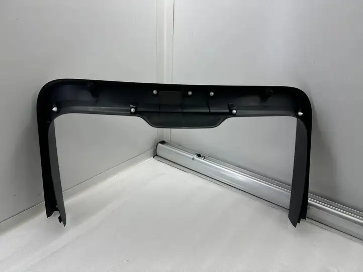 Tesla Model Y (2019 - 2024) 1622262 Комплект обшивки крышки багажника — фото 7