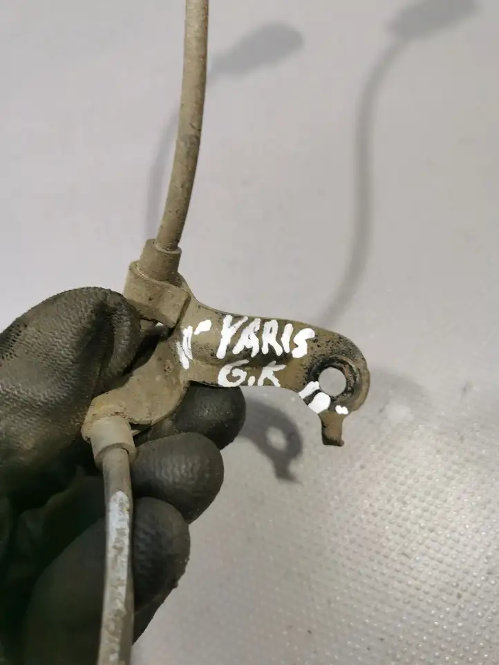 Toyota Yaris (2009 - 2012) Проводка заднего датчика ABS — фото 4