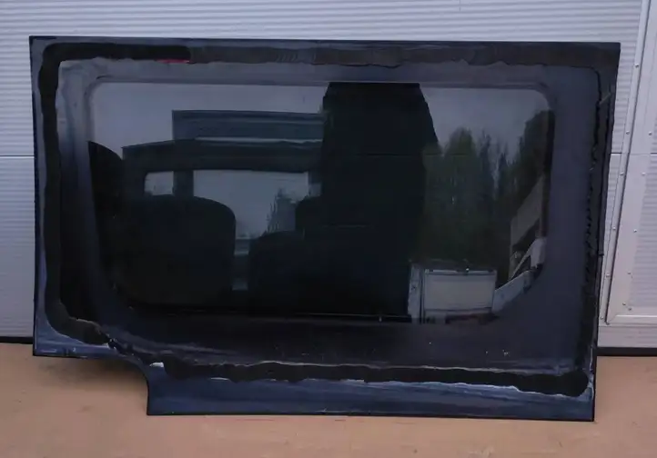 Volkswagen Crafter (2006 - 2016) Стекло раздвижной двери — фото 12