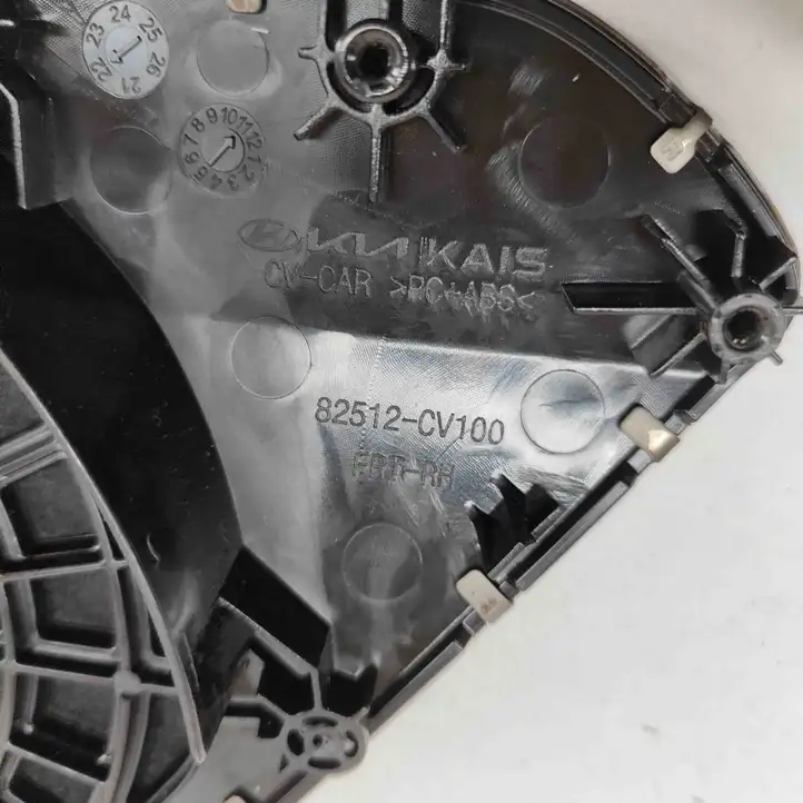 Kia EV6 (2021 - ) 82512CV100 Накладка центрального динамика — фото 6