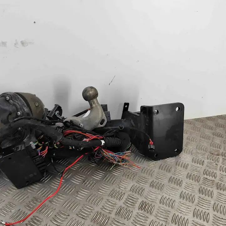 BMW iX (2021 - ) 8738183 Комплект буксировочного крюка — фото 7