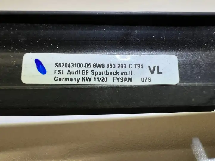 Audi A5 (2016 - ) 8W8853283c Накладка стоек лобового стекла — фото 7