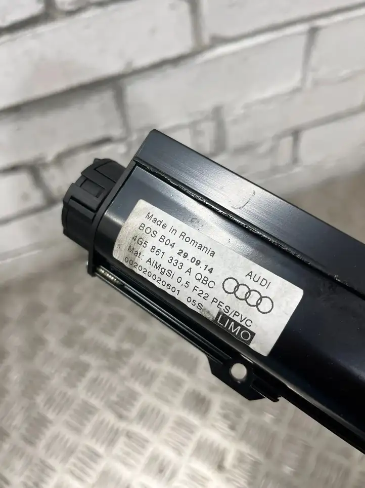 Audi A6 C7 (2014 - 2018) 4G5861333A Солнцезащитная шторка заднего бокового окна — фото 5