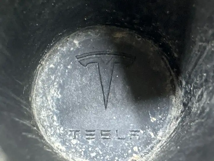 Tesla Model X (2021 - ) 160822300A Подушка домкрата — фото 8