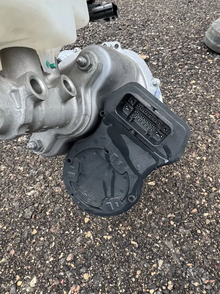 Renault Arkana (2019 - ) 472104535R Блок управления тормозной системой — фото 2