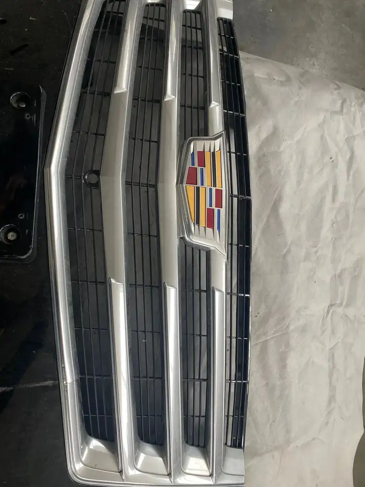 Cadillac Escalade IV (2014 - 2019) 23405559 Центральный воздушный дефлектор — фото 1
