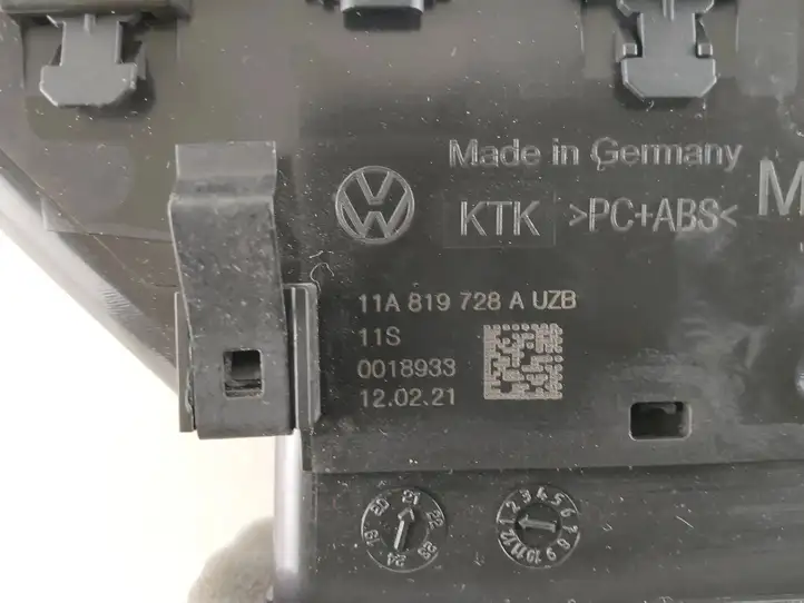 Volkswagen ID.4 (2020 - ) 11A819728A Центральный воздушный дефлектор — фото 4