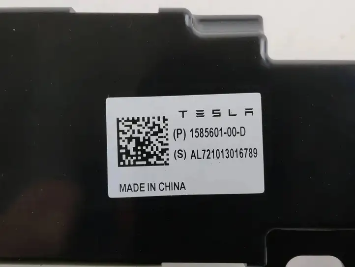 Tesla Model 3 (2017 - 2023) 158560100D Антенна Bluetooth — фото 3