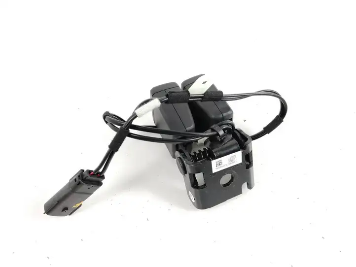 Ford Mustang Mach-E (2020 - )  LJ8B58613K21AB Задний средний замок ремня