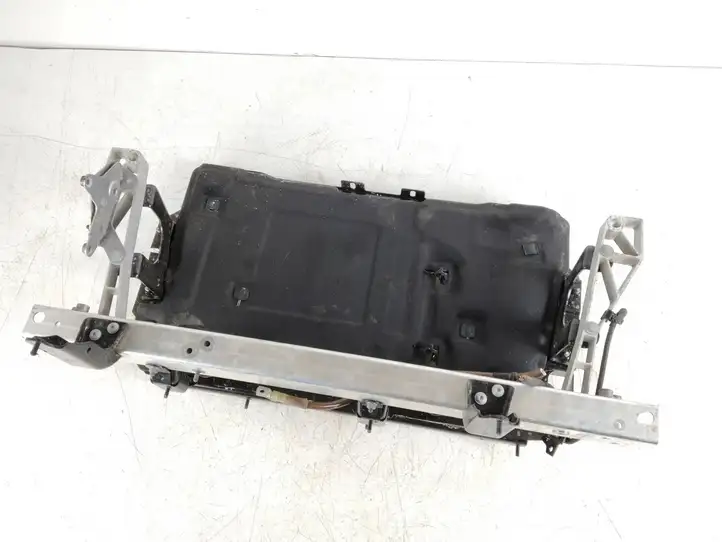 Porsche Taycan 9J1 (2019 - ) 9J1915516D Держатель аккумулятора — фото 2