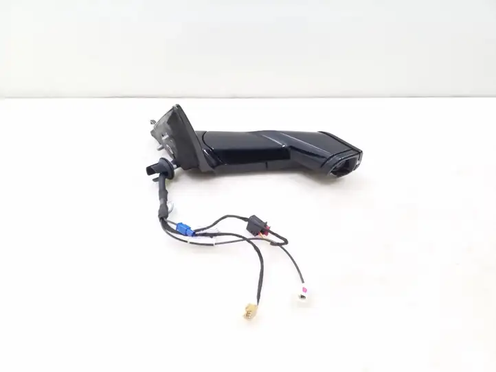 Audi e-tron (2018 - )   Видеокамера в зеркале заднего вида