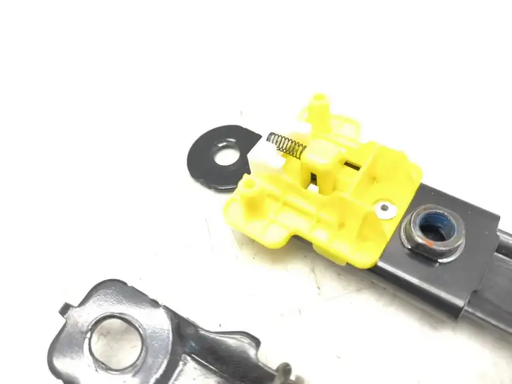 Hyundai ix35 (2009 - 2013) Регулятор ремня безопасности — фото 2