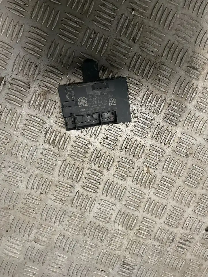 Skoda Yeti (5L) (2013 - 2018) Реле управления окон — фото 3