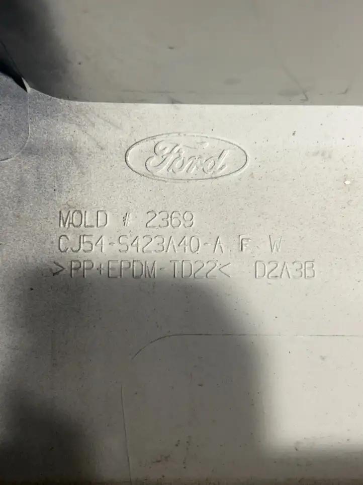 Ford Kuga II (2013 - 2019) CJ54S423A40A Центральный задний фонарь (бленда) — фото 4