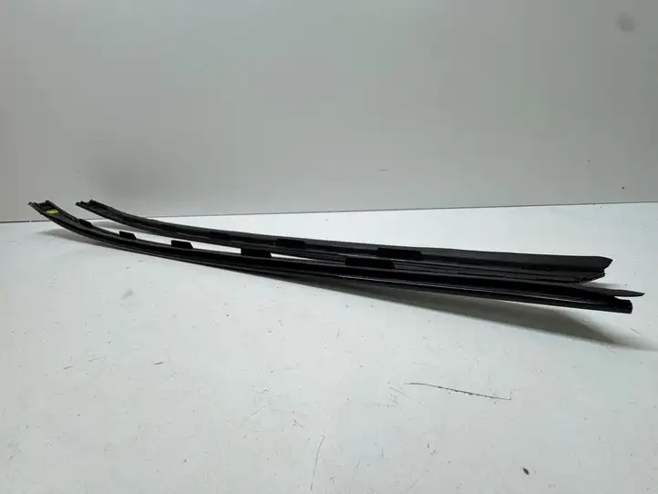 BMW 5 G30 G31 (2016 - ) Накладка стоек лобового стекла — фото 6