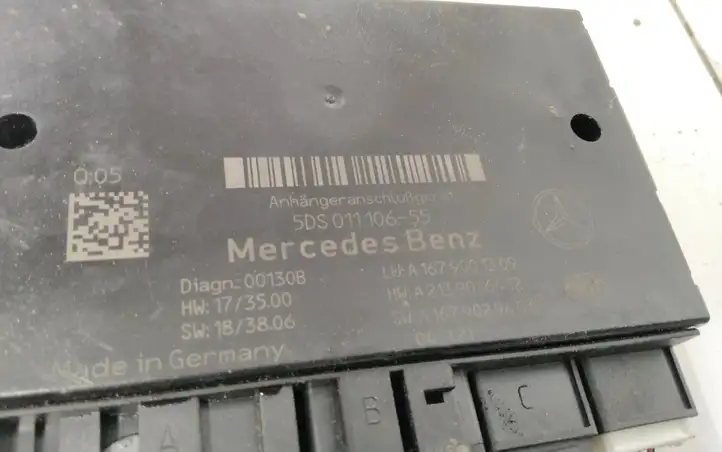 Mercedes-Benz EQC (2018 - ) A2933100000 Комплект буксировочного крюка — фото 6