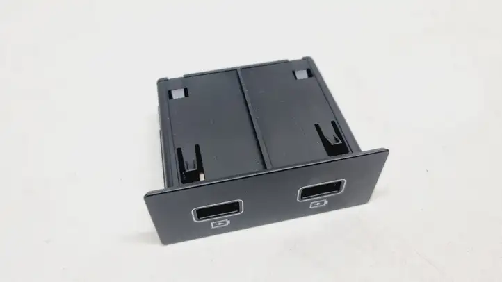 Renault Arkana (2019 - ) 280230033R USB модуль — фото 2