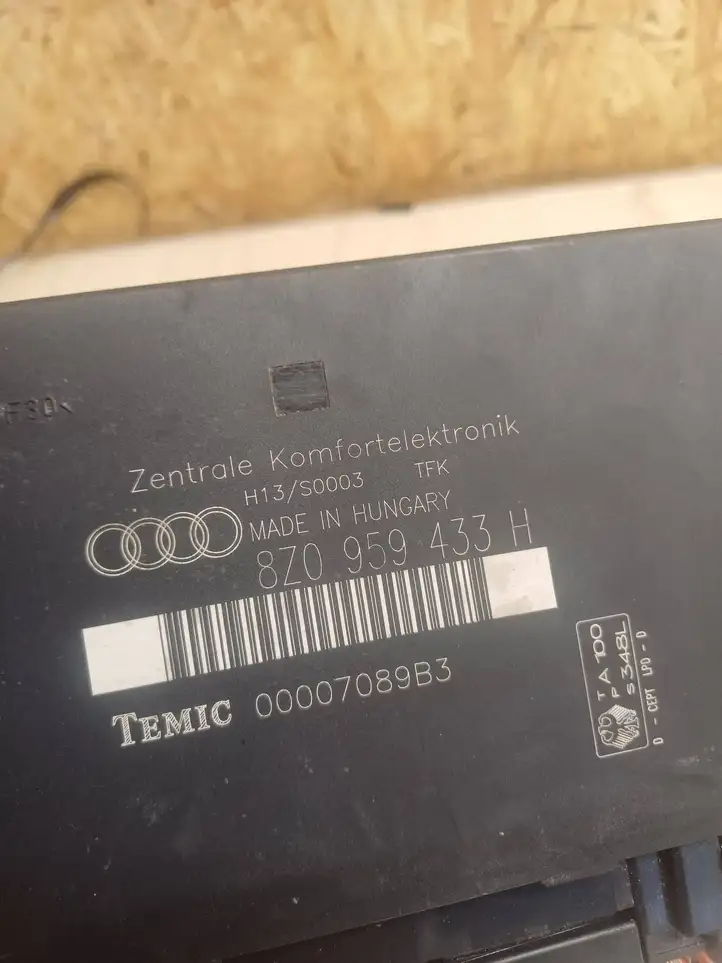 Audi (1999 - 2007) 8Z0959433H Модуль комфорта — фото 3