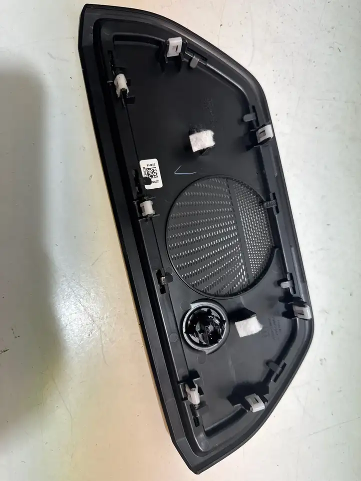Dodge Ram (2018 - ) 0980009005 Накладка центрального динамика — фото 3