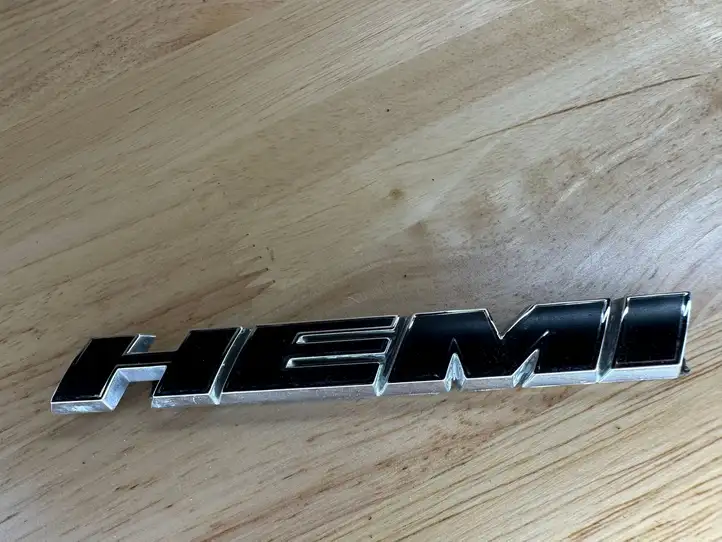 Dodge Challenger (2014 - ) 68086136AD Эмблема модели на переднюю дверь — фото 7