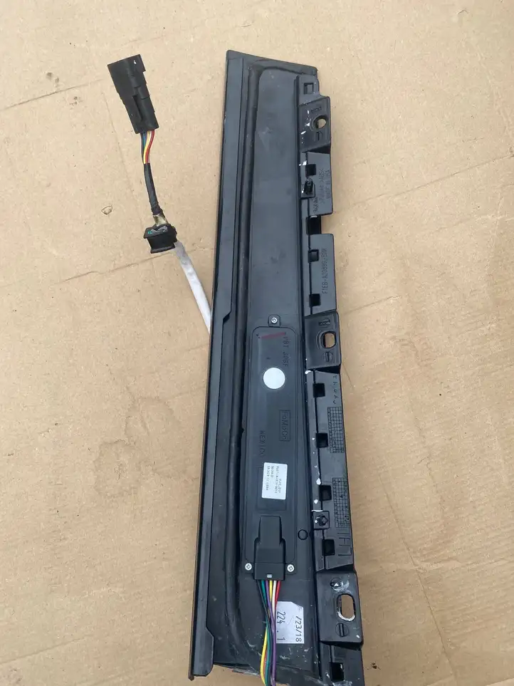 Ford Focus (2011 - 2015) TE3T06T Кнопка открытия боковых дверей — фото 4