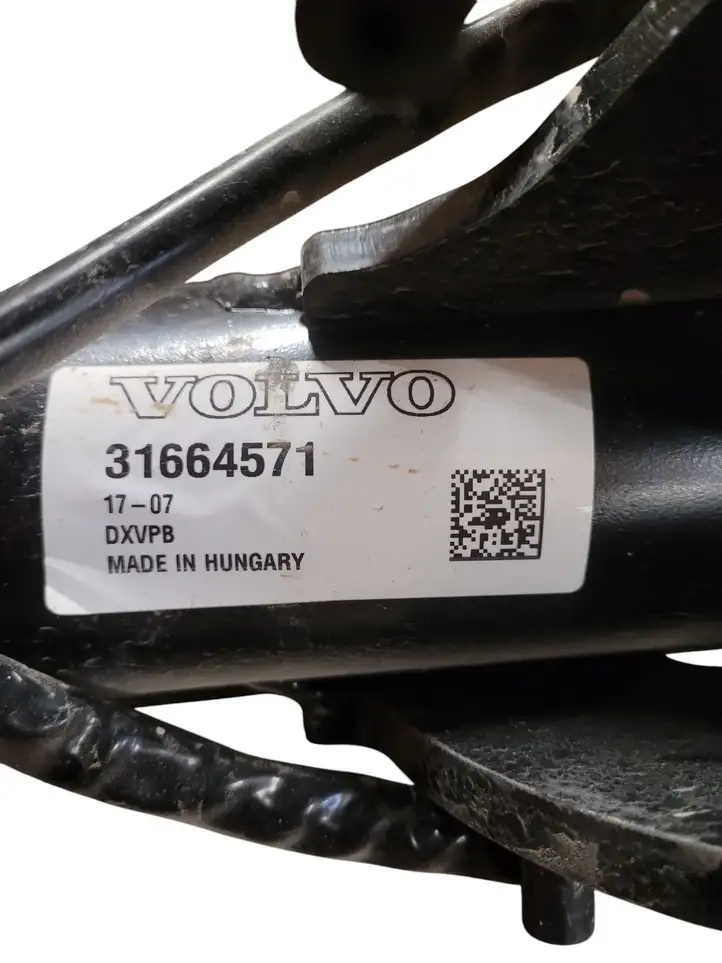Volvo V90 Cross Country (2020 - ) 31428913 Комплект буксировочного крюка — фото 3