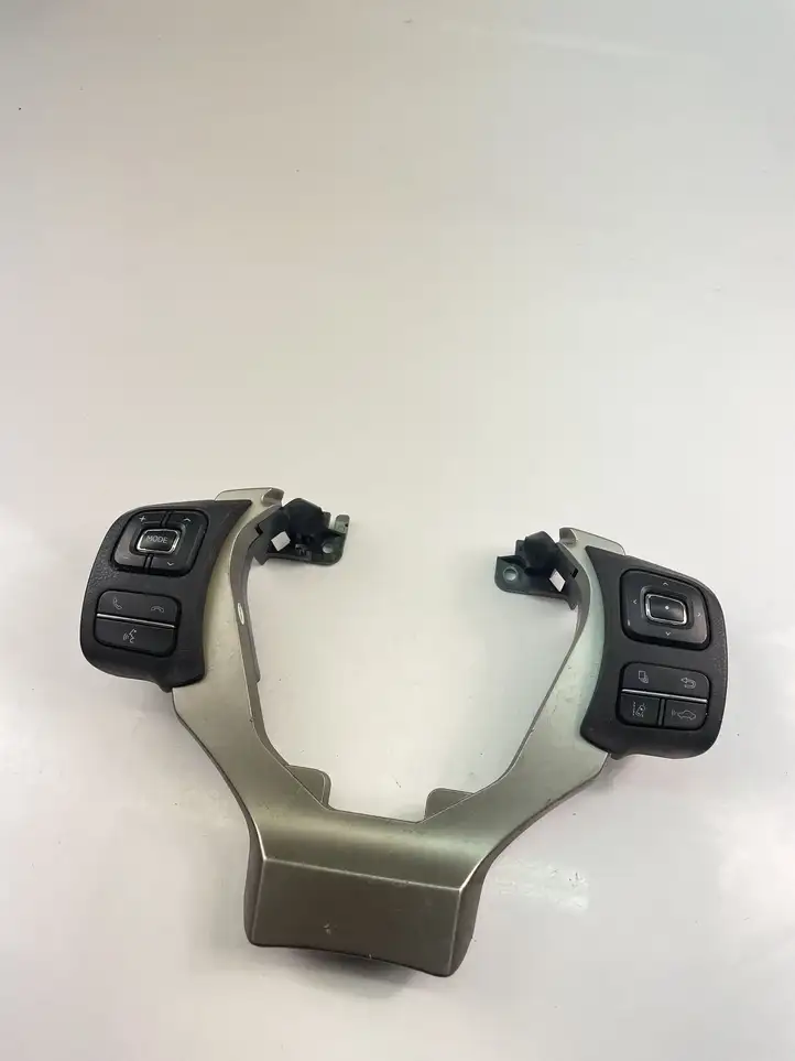 Lexus IS III XE30 (2016 - 2020) 8425078030 Кнопки на рулевом колесе — фото 1