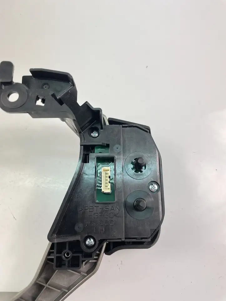 Lexus IS III XE30 (2016 - 2020) 8425078030 Кнопки на рулевом колесе — фото 3