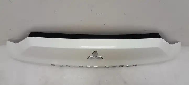 Mitsubishi Eclipse Cross (2018 - ) 5817A411ZZ Комплект обшивки крышки багажника — фото 3