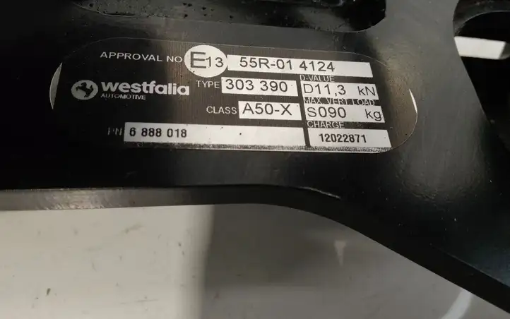 BMW 5 G30 G31 (2016 - ) 6888018 Комплект буксировочного крюка — фото 4
