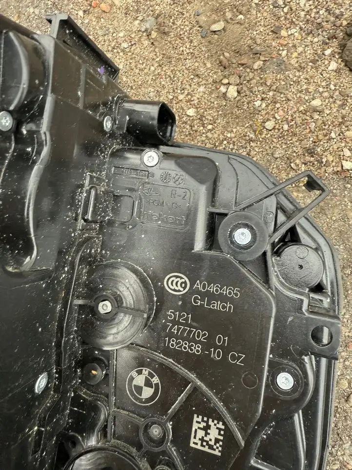 BMW 5 G30 G31 (2016 - )  7477702 Замок передней двери