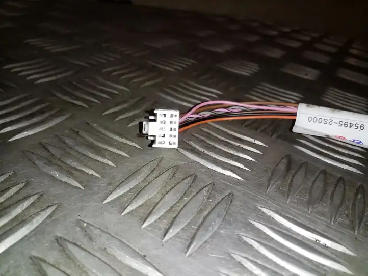 Hyundai ix35 (2009 - 2013)  954952S000 Другой проводник