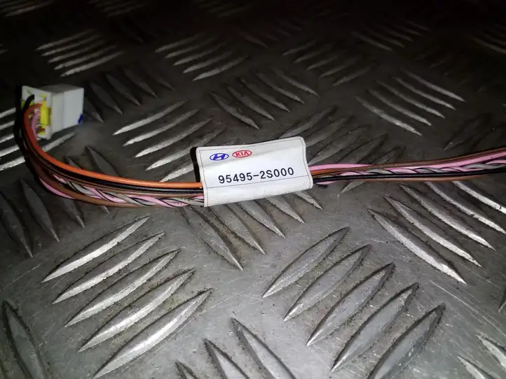 Hyundai ix35 (2009 - 2013)  954952S000 Другой проводник