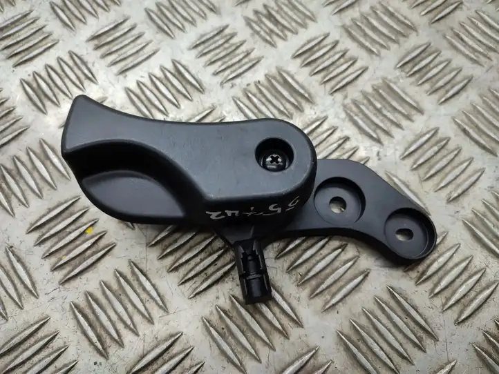 BMW 2 F46 (2015 - )   Ручка капота