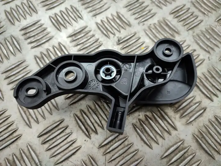 BMW 2 F46 (2015 - )   Ручка капота