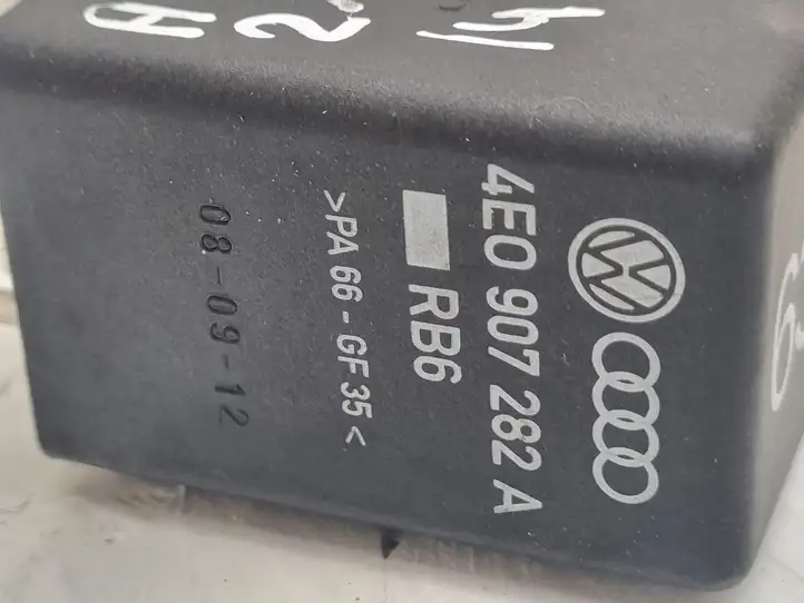 Audi A4 S4 B8 8K (2007 - 2011) 4F0907282A Реле накала свечей — фото 2