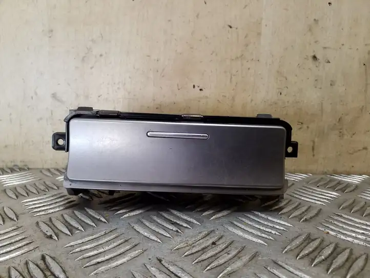 Subaru Outback (2003 - 2007) Пепельница — фото 1