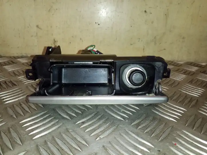 Subaru Outback (2003 - 2007) Пепельница — фото 7