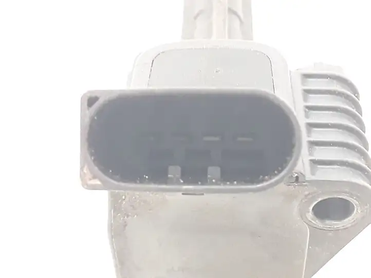 Audi Q3 (2014 - 2018)  06J905110D Реле высокого напряжения (катушка зажигания, бобина)