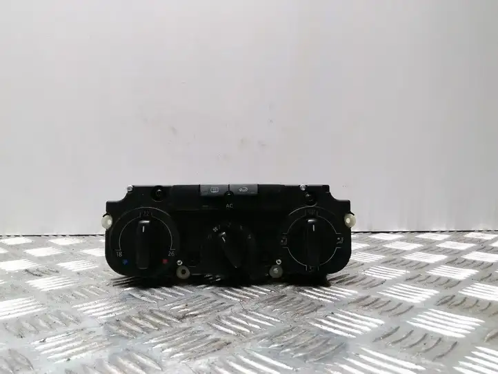Volkswagen PASSAT B6 (2005 - 2010)   Блок управления кондиционера воздуха / климата/ печки (в салоне)