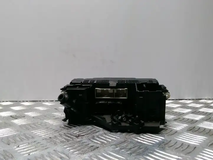 Volkswagen PASSAT B6 (2005 - 2010)   Блок управления кондиционера воздуха / климата/ печки (в салоне)